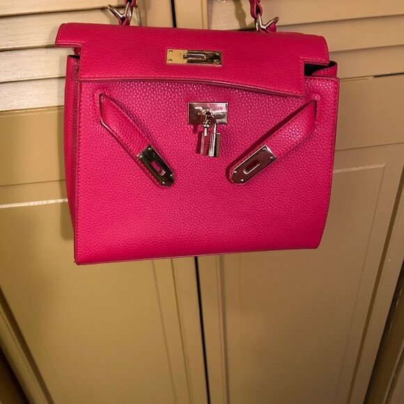 Elegant Red Leather Satchel - Picture 4 of 6